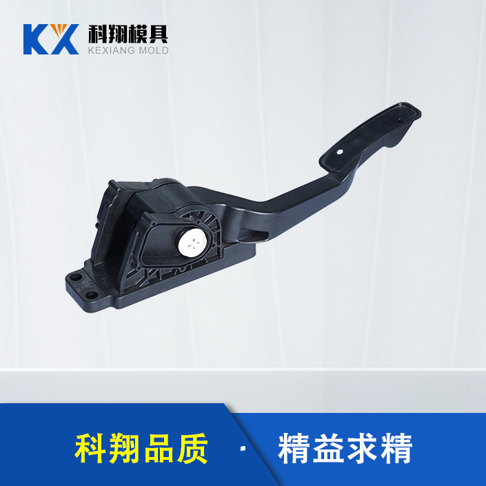 塑膠模具是什么？塑膠模具對比塑料模具有什么區(qū)別？